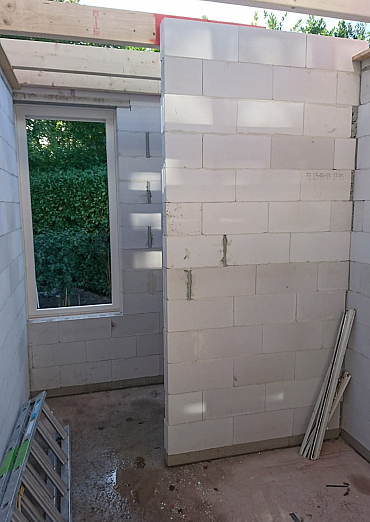Aanbouw slaapkamer en badkamer begane grond
