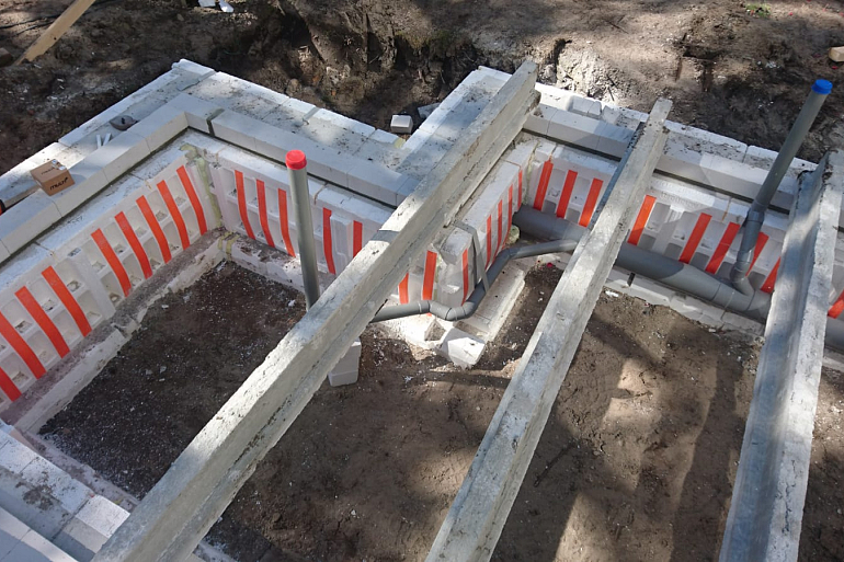 Aanbouw slaapkamer en badkamer begane grond